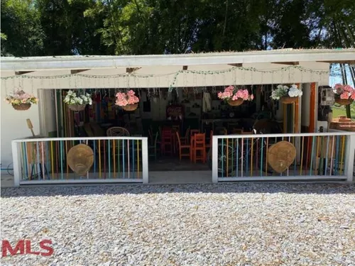 Encantadora Casa A 10 Min De Guatape(mls#239128)