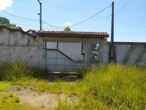 Chácara Em Arujá Com 4 Quartos, Muito Espaço 5 Min Do Centro