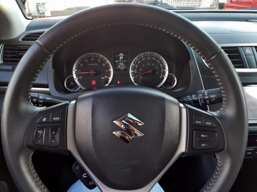 Imagen 5 de 15 de Suzuki Swift 1.4 Edición Especial 10 Años 2017