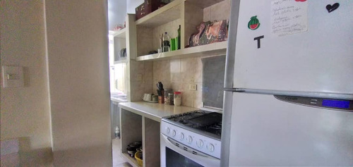 Marbella Mendoza Vende Apartamento En Urbanización Paraparal. Residencias Caranday