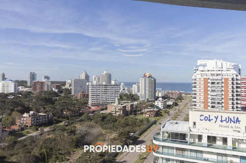 Apartamento En Venta Y Alquiler En Mansa Punta Del Este, 3 Dormitorios, 4 Baños