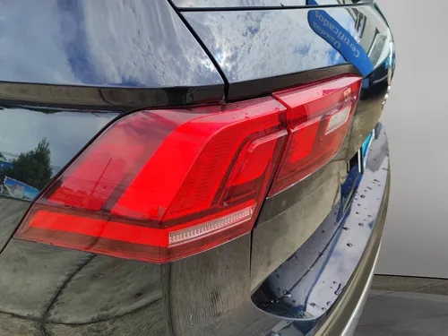 Volkswagen Tiguan 5p Comfortline L4/1.4/T Aut 7 Pas