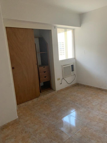 Imagen 12 de 13 de 04243310308 Apartamento En Centro De Maracay