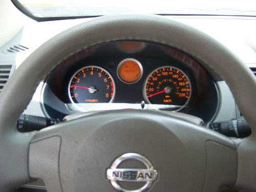 Imagen 3 de 11 de Nissan Sentra 2009 2.0 Custom 6vel Mt
