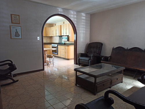 Imagen 13 de 14 de Se Vende Casa En Urb. Miranda De 640 Mts