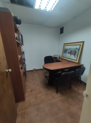 Imagen 5 de 14 de Local Para Comercio O Oficina En Los Teques