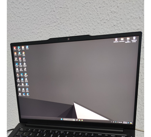 Lenovo Thinkpad E14 5ta Gen (14, Amd, Aluminio, Seminueva)