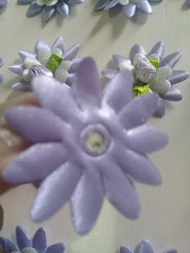 Imagen 3 de 10 de Lote De Flores Tejidas Macrame, De Tela Satinada Y Fieltro