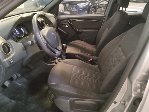 Imagen 11 de 15 de Renault Duster 2017 1.6 Ph2 4x2 Privilege 110cv