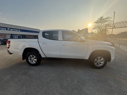 Mitsubishi L200 2.4 Glx Cabina Doble 4x2 Mt