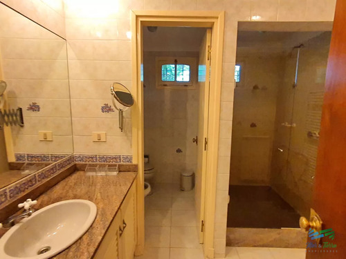 Vendo Casa 4 Dormitorios, Terreno 3.000 M2, Piscina, En Brava, Punta Del Este