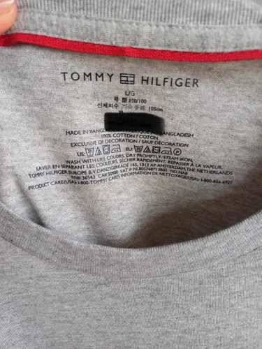 Camiseta tommy hilfiger gris best sale
