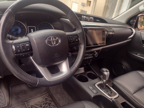 Toyota Hilux 2.7 Srv Cab. Dupla 4x2 Flex Aut. 4p