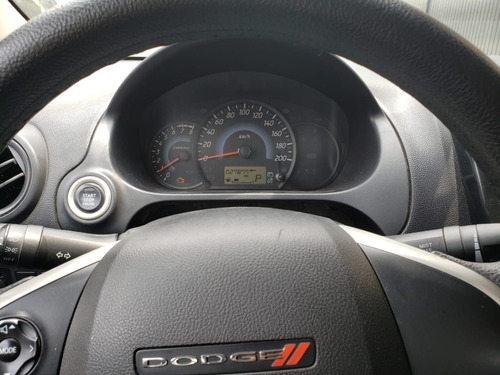 Imagen 7 de 8 de Dodge Attitude