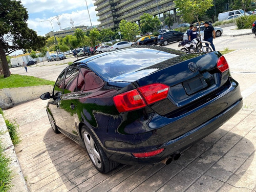 Volkswagen Vento 2.5 Luxury 170cv 2012