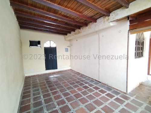 Casa En Venta Urbanización Chucho Briceño Cabudare Lara (24-9408) // Invierta Seguro Con Rentahouse//