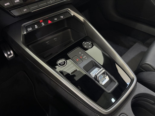 Audi A3 2.0 40 TFSI MHEV SEDAN PERFORMANCE BLACK S-TRONIC
