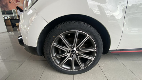 Imagen 10 de 15 de Kia Soul 2017 1.6 Sx Turbo At