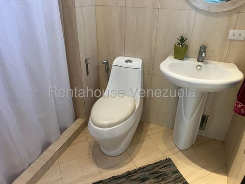 Yoselin Cabesas Vende Apartamento En Resd. Santa Barbara, Yc 25-23779