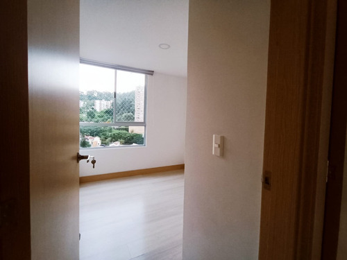 Imagen 10 de 19 de Se Vende Hermoso Apartamento En Loma Del Indio