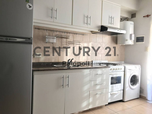 Imagen 2 de 10 de Venta Departamento 2 Ambientes En Banfield