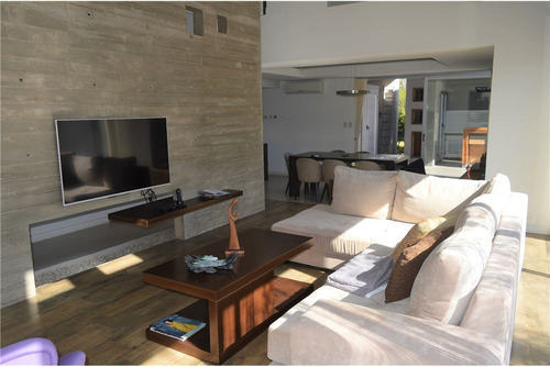 Venta Casa 5 Amb Con Pileta - Barrio Nuevo Quilmes