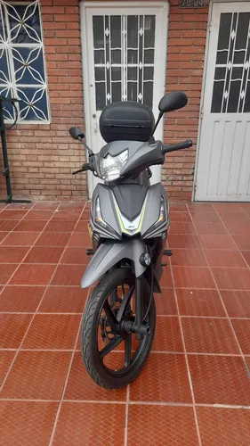 Modelo 2022, Único Dueño. Papeles Al Día, 9400 Km, Con Baul