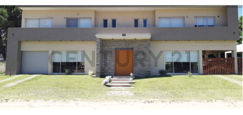 Alquiler Anual! Casa En Barrio Nayades - Pinamar