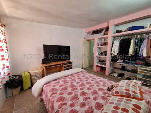 Venta Amplia Casa Ubicada En La Victoria -aragua Urb Bolivar Gjg 25-3576