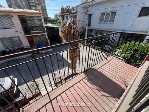 Casa En Venta De 3 Dorm. En Ñuñoa