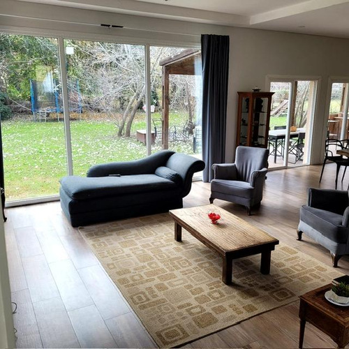 Moderna Casa En Venta A Metros De Acceso Club De Campo El Moro