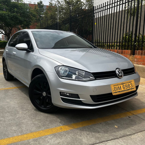 Volkswagen Golf 1.6 Comfortline | TuCarro