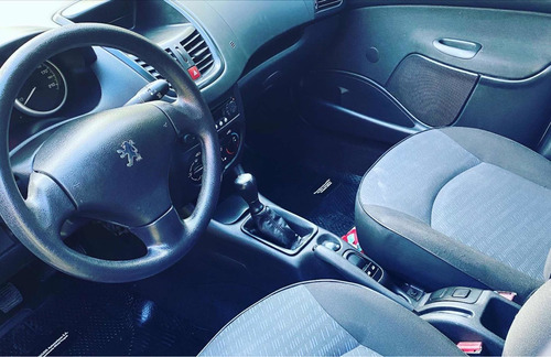 Peugeot 207 1.4 Sedan Xr 2011