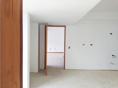 Hermoso Ph En Venta En Lomas De Las Mercedes 244m2 3h+s/4b+s/4p