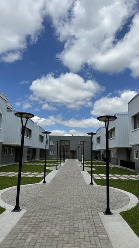 Casa En Complejo Privado