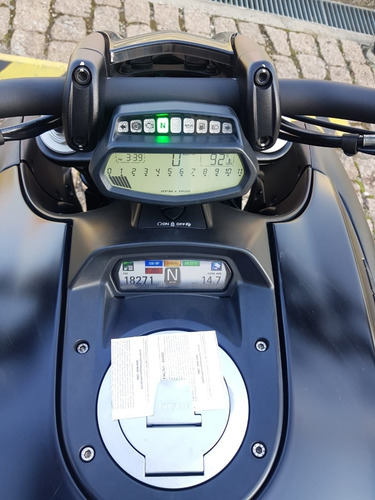 Imagem 8 de 10 de Diavel