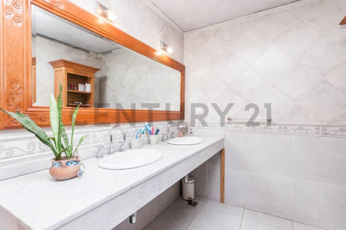 Venta De Casa 5 Ambientes En Lanús Este