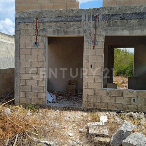 Se Vende Terreno En Citilcum Izamal En Yucatán De 600 M2 Con Construcción