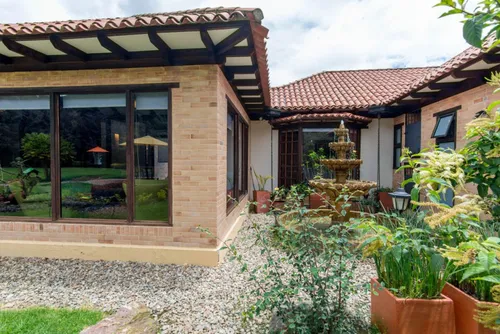 Casa En Venta En Llano Grande. Cod V2472