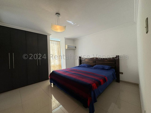 Agp Apartamento En Venta En San Román, Listo Para Mudarse, Con Excelente Vista, Sin Falla De Agua 24-17464 Ys