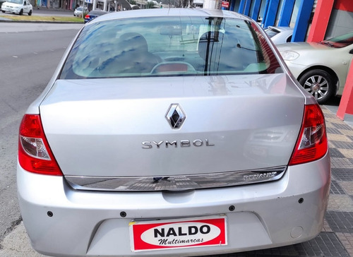 Imagem 2 de 7 de Renault Symbol 2012