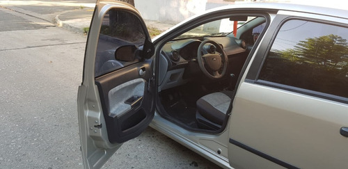 Ford Fiesta Max