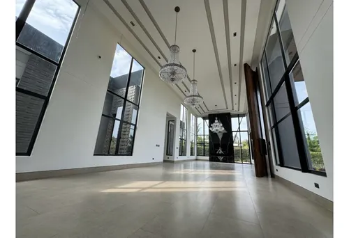 Casa De Lujo En Llanogrande En Arriendo