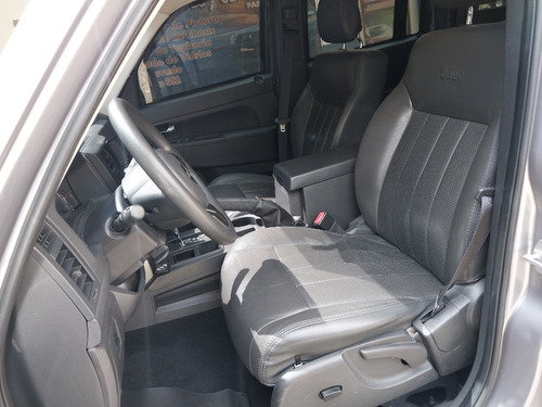 Imagen 4 de 14 de Jeep Cherokee Sport 2014