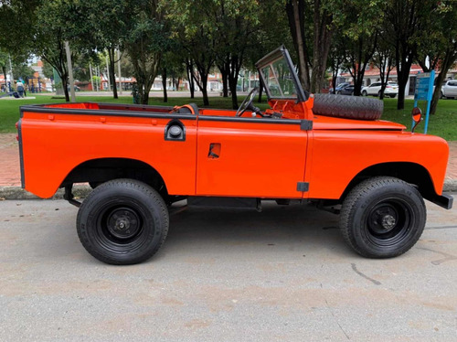 Land Rover Santana