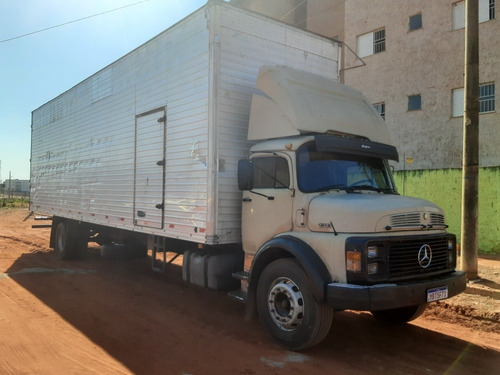 Imagem 2 de 8 de Mercedes-benz Caminhao Toco Baú