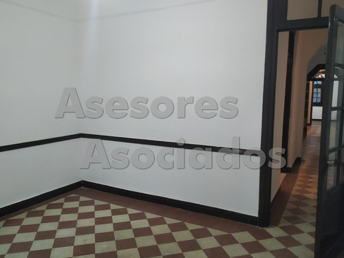 Apartamento Amplio  De Dos Dormitorios Parque Rodo