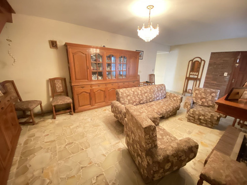 Venta Casa 4 Ambientes Bernal