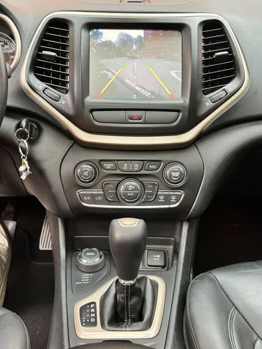 Jeep Cherokee 3.2 Longitude Plus