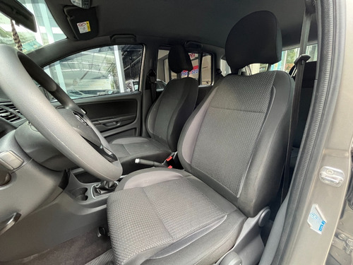Imagen 11 de 24 de Volkswagen Suran 1.6 Track